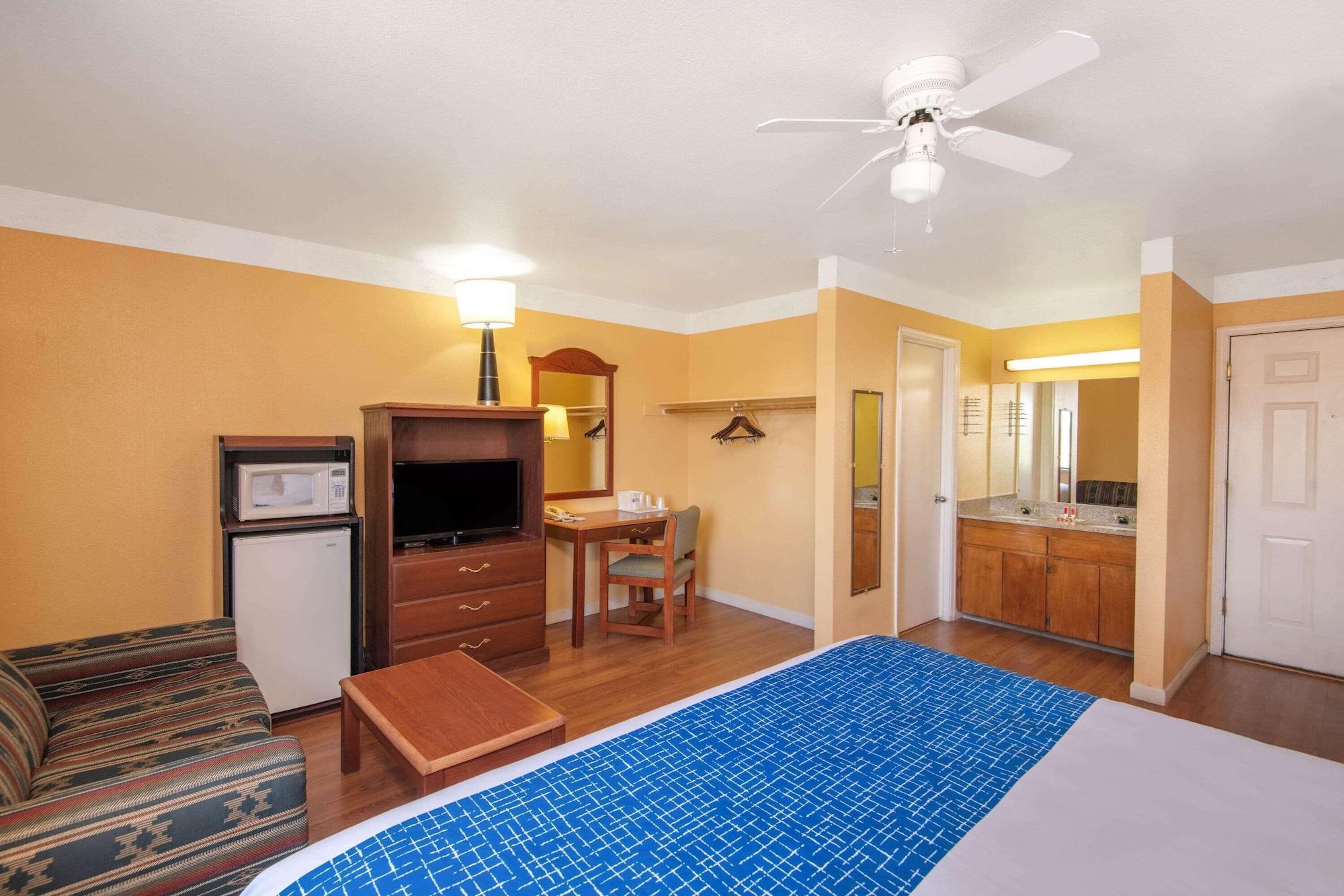 Travelodge By Wyndham Kingman Exterior foto